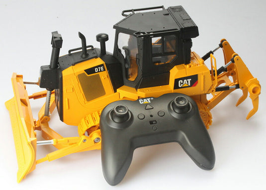 Caterpillarキャタピラー D7E Radio Control Track Type Tractorトラクター R/C / Diecast Masters 1/24 建設機械 模型