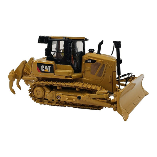 CAT D7E ブルドーザ アングルブレード付き / Diecast Masters 1/50 ミニカー 建設機械模型 工事車両