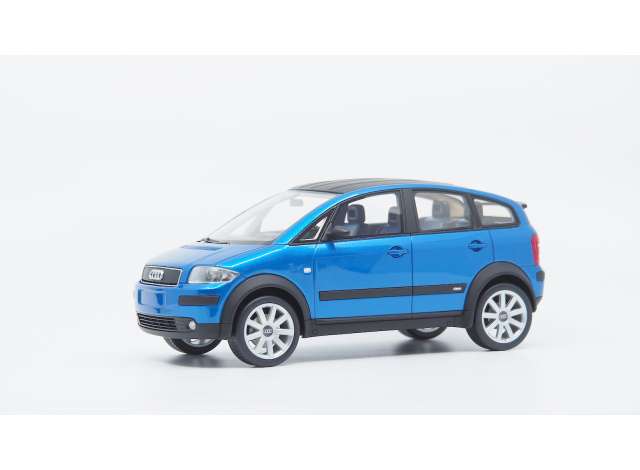 2003 Audi A2 Color Storm, blue/DNA COLLECTIBLES 1/18ミニカー