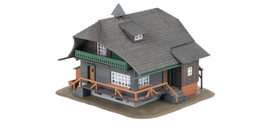 HOゲージ 鉄道模型 Faller 黒い森の家 Anniversary model Black Forest house with figure patinated model