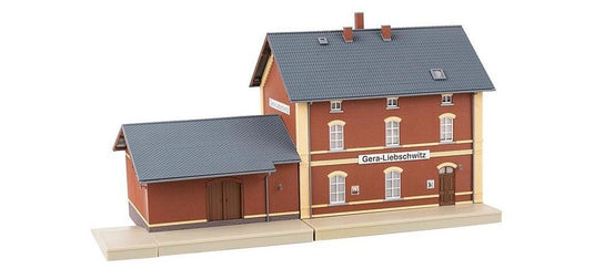 HOゲージ 鉄道模型 Faller Gera Liebschwitz train station November monthly model