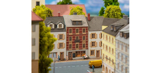 Zゲージ 鉄道模型ストラクチャー Faller Townhouse with bakery lasercut kit