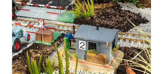 Gゲージ 鉄道模型 ファーラー Faller 可動フィギュア付き信号所 Signalman booth with moving figure