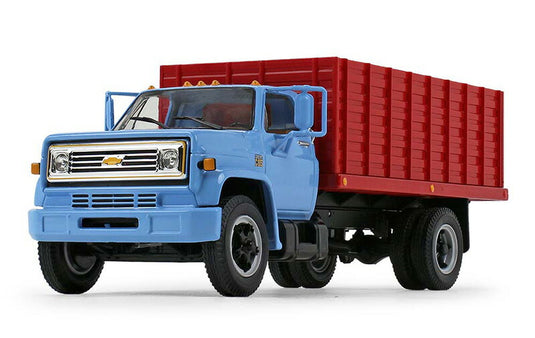 1970s Chevrolet C65 Grain Truck  ベビーブルー & レッド、トウモロコシ積載  トラック / First Gear 1/34 建設機械模型 工事車両