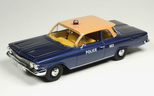 【予約】2026年発売予定Chevroletシボレー Biscayneビスケイン ナッソー郡警察 1961 ブルーダークピンク POLIZIA / GOLDVARG 1/43 ミニカー