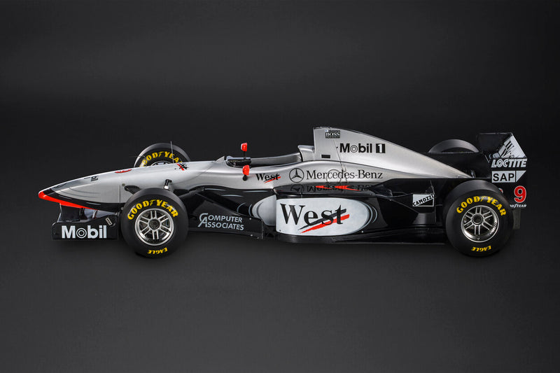ギャラリービューアに画像をロードする, McLAREN F1 MP4/12 MERCEDES N 9 WINNER EUROPEAN GP 1997 MIKA HAKKINEN SILVER BLACK/GP Replicas 1/18ミニカー
