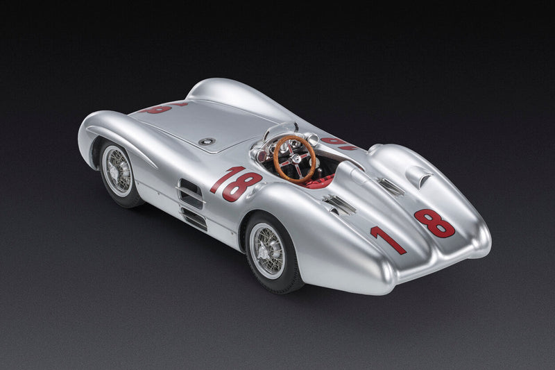 ギャラリービューアに画像をロードする, 【予約】2025年発売予定MERCEDES BENZ  F1  W196R STREAMLINERS N 18 WINNER FRANCE GP JUAN MANUEL FANGIO 1954 WORLD CHAMPION SILVER/GP Replicas 1/18ミニカー
