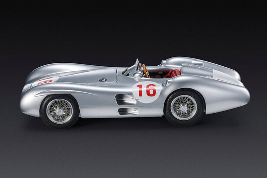 【予約】2025年発売予定MERCEDES BENZ  F1  W196R STREAMLINERS N 16 WINNER MONZA ITALY GP JUAN MANUEL FANGIO 1954 WORLD CHAMPION SILVER/GP Replicas 1/18ミニカー