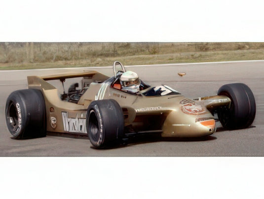 【予約】2025年発売予定ARROWS - F1  FORD A2 N 30 GERMANY GPドライバーフィギュア付 1979 JOCHEN MASS - GOLD BLACK/GP Replicas 1/18ミニカー