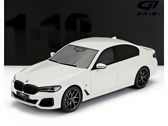 BMW 5シリーズ 545e xDRIVE M-SPORT (F90) 2023 ホワイト/ GT-SPIRIT 1/18 999台限定ミニカー