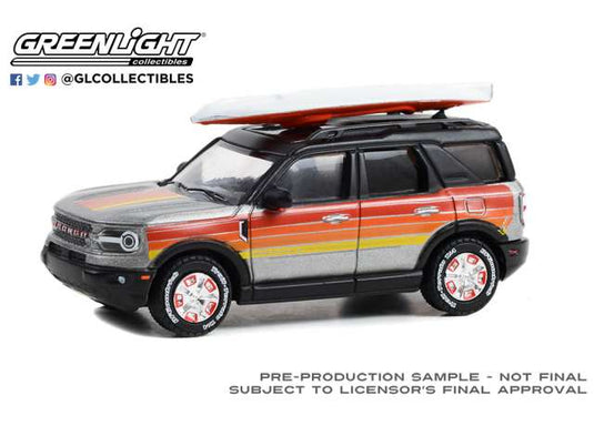 2022 フォード ブロンコ スポーツ カヤック搭載 Ford Bronco Sport / Greenlight 1/64 ミニカー