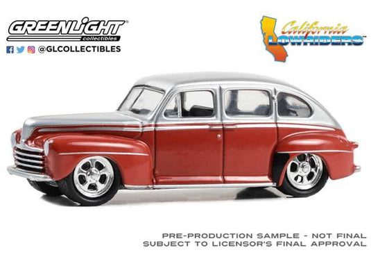 1947 フォード フォードア スーパーデラックス ローライダー シルバー/レッド / Greenlight 1/64 ミニカー