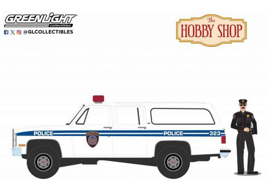 1985 GMC サバーバン 2500 ニューヨーク市交通警察 フィギュア付 / Greenlight 1/64 ミニカー