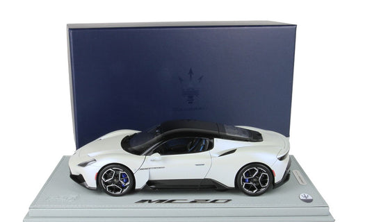 【予約】Maserati MC20 フルオープンダイキャスト スペシャルカラー ビアンコアウダーチェ ディスプレイ付き/ BBR 1/18 300台限定ミニカー