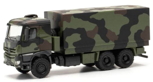German Federal Armed Forces Mercedes Benz Arocs 6x6 カバード フラットベッド カモフラージュ ハイクオリティプラスチック トラック / Herpa 1/87 建設機械模型 工事車両