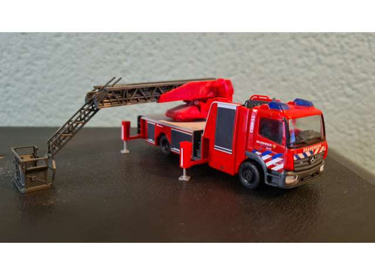 Mercedes Benz Atego ザーンダム 11-8052 レッドグレー/Herpa 1/87ミニカー 300台限定