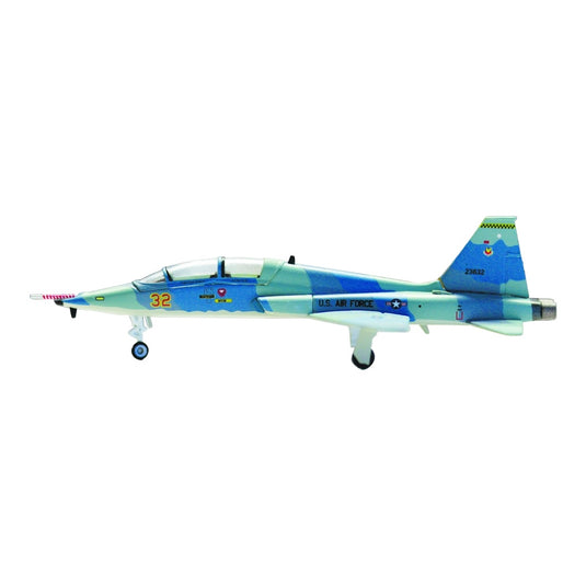 アメリカ空軍 US Air Force ノースロップ タロン T-38A / Hogan Wings 1/200 飛行機模型 ミリタリー