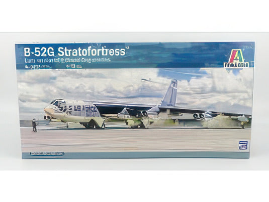 BOEING   B 52G AIRPLANE STRATOFORTRESS MILITARY 1952   / モデルキット プラモデル / ITALERI 1/72 模型