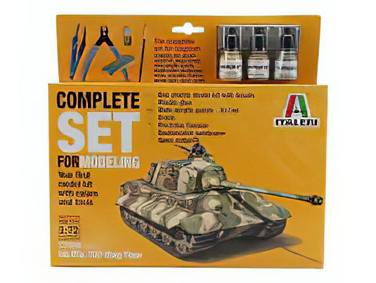 TANK SD. KFZ. 182 KING TIGER MILITARY 1945 //ITALERI 1/72模型モデルキット