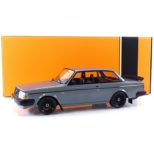 VOLVO 240 ターボ カスタム 1986/ IXO 1/18 模型