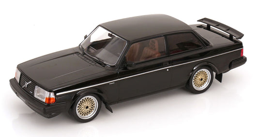 Volvo 240 Turbo Custom 1986 ブラック / IXO 1/18 ミニカー