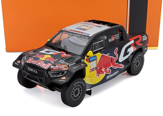 Toyotaトヨタ GR DKR Hiluxハイラックス Team Toyota Gazoo Racing No.206 Rally Dakar 2024 Lucas Moraes Arm / IXO 1/18 ミニカー