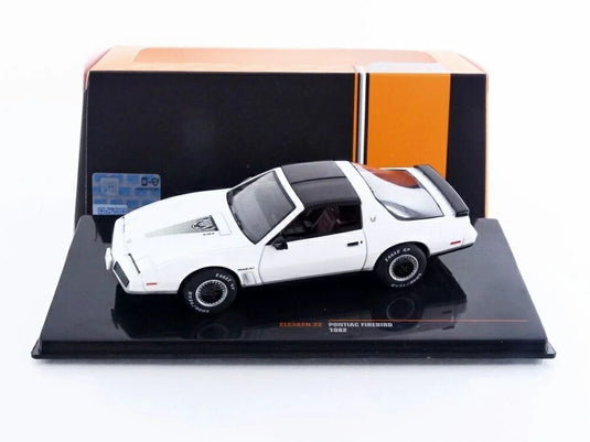 PONTIAC Firebird 1982 ポンティアック ファイヤーバード / IXO 1/43 ミニカー