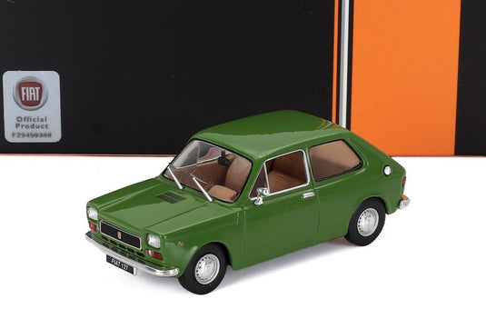 FIAT 127 1972 グリーン / IXO 1/43 ミニカー