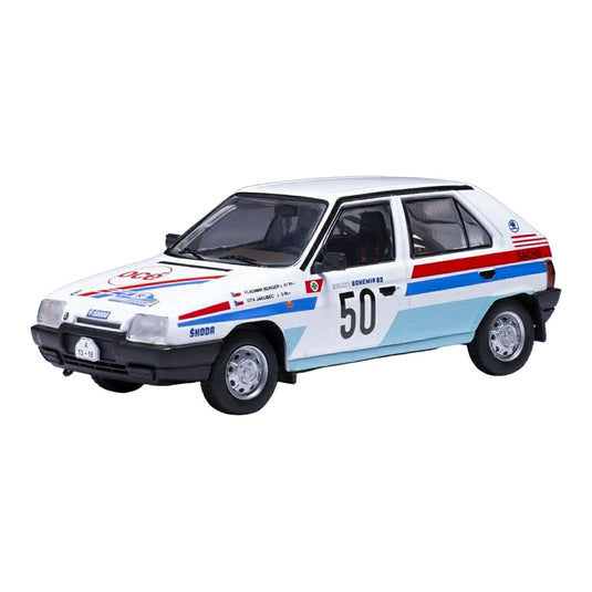 Skodaシュコダ Favorit 136L 1989 ホワイト