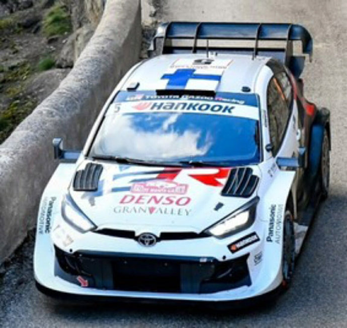 【予約】TOYOTA ヤリス GR ハイブリッド ラリー1 TEAM TOYOTA GAZOO RACING WRT2 #5 ラリーモンテカルロ 2025 パヤリ/サルミネン ホワイト/ブラック/レッド / IXO 1/43 ミニカー