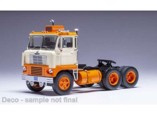 1960 White 7400 ベージュ／オレンジ/ IXO  1/43 ミニカー