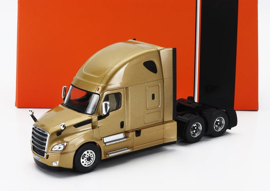 【予約】 Freightlinerフレイトライナー Cascadiaカスカディア Tractorトラクター Truckトラック 3assi 2018 ゴールド / IXO 1/43 トラック商用車