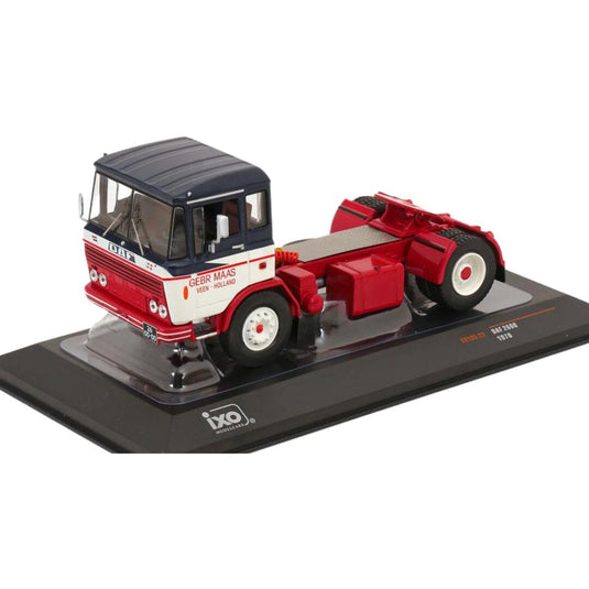 DAFダフ 2600 1970 ダークブルー レッド ホワイト / IXO 1/43 ミニカー