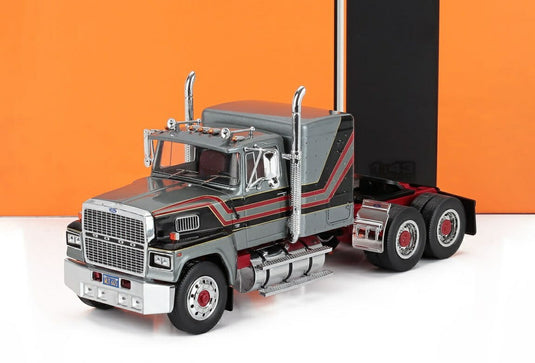 FORD LTL 9000 トラクタートラック 3軸 1978 グレー/ブラック/レッド / IXO 1/43 ミニカー
