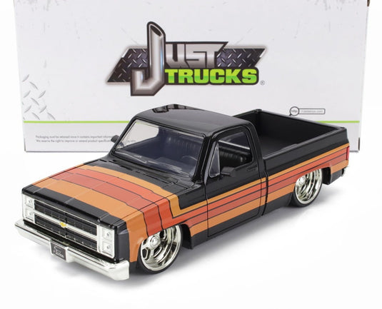 CHEVROLETシボレー C10 ピックアップカスタム 1985 ブラックブラウン / JADA 1/24 ミニカー