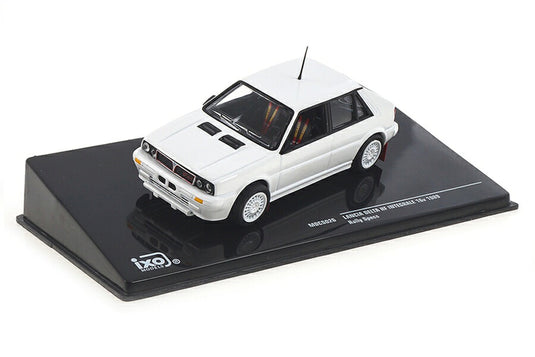 Lancia Delta HF Integrale 16V ホワイト / IXO 1/43 ミニカー