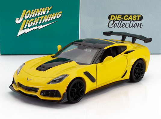 CHEVROLETシボレー コルベット ZR1 2019 イエローブラック / JOHNNY LIGHTNING 1/24 ミニカー