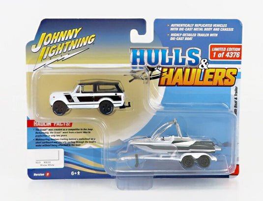 INTERNATIONALインターナショナル スカウト トレーラー ボート付き 1979 ホワイトブラック / JOHNNY LIGHTNING 1/64 ミニカー