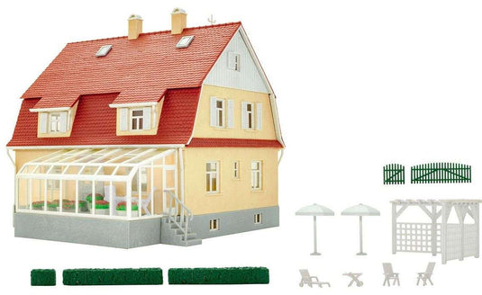 House with Winter Garden プラスチックモデルキット / Kibri 1/87 建設機械模型 工事車両