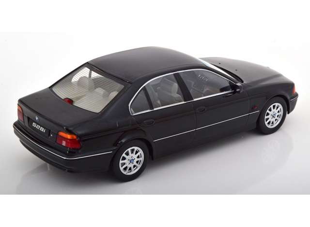 ギャラリービューアに画像をロードする, 1995 BMW 528i E39 Sedan, black/KK-SCALE 1/18ミニカー
