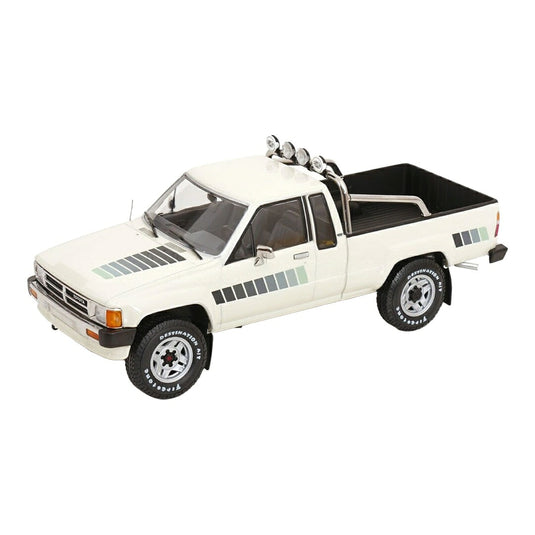 【予約】2026年発売予定 Toyotaトヨタ ハイラックス ピックアップトラック Xtra Cab 4x4 1985 ホワイト 限定版 / KK-SCALE 1/18 ミニカー トラック模型