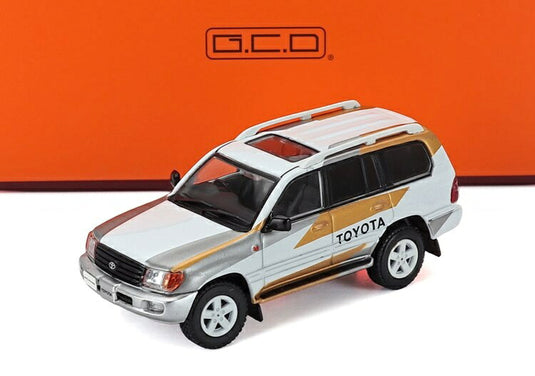 TOYOTAトヨタ ランドクルーザー 100 1997 ホワイトゴールドグレー / GCD 1/64 ミニカー