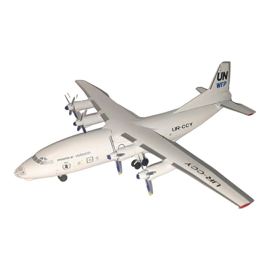 ベテラン Veteran アントノフ An-12 / KUM Models 1/200 飛行機模型 旅客機