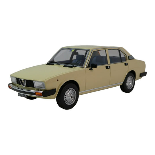 Alfa Romeoアルファロメオ Alfettaアルフェッタ 2.0 L 1978 イエロー / LAUDO 1/18 ミニカー