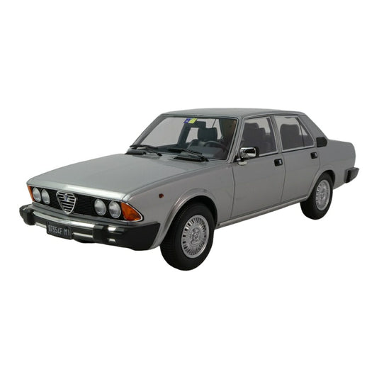Alfa Romeoアルファロメオ Alfa 6 2.5 1979 シルバー / LAUDO 1/18 ミニカー
