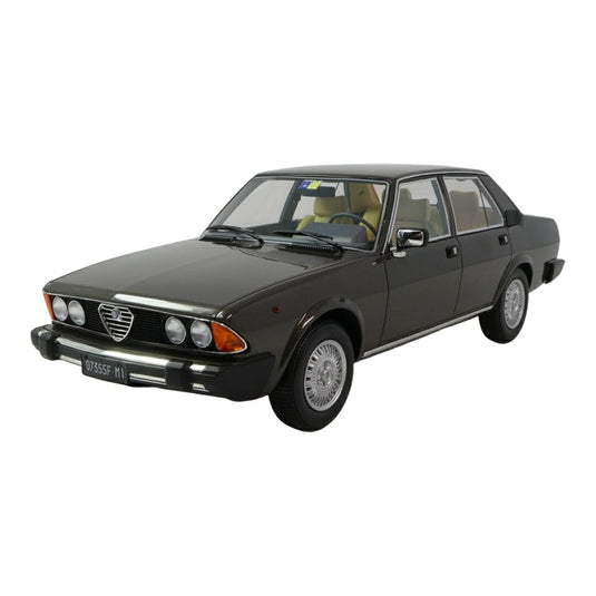 Alfa Romeoアルファロメオ Alfa 6 2.5 1979 ブラウン / LAUDO 1/18 ミニカー