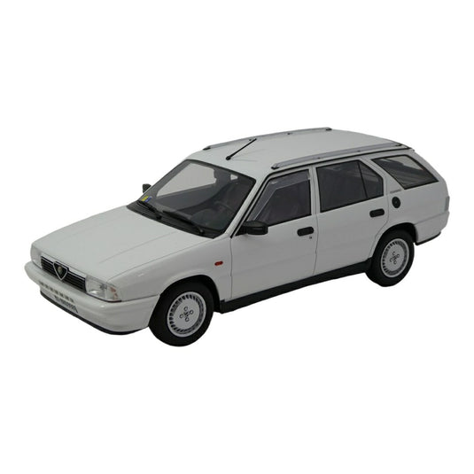 Alfa Romeoアルファロメオ 33 1.7 Sport Wagonスポーツワゴン Q.V. 1988 ホワイト / LAUDO 1/18 ミニカー