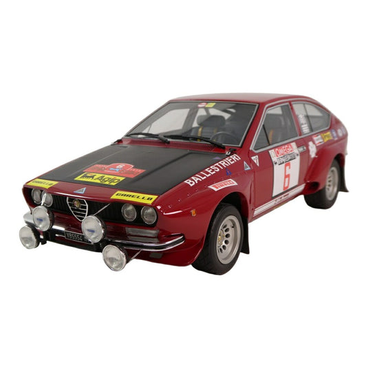 Alfa Romeoアルファロメオ Alfettaアルフェッタ Gr.2 Autodelta 1975 レッド