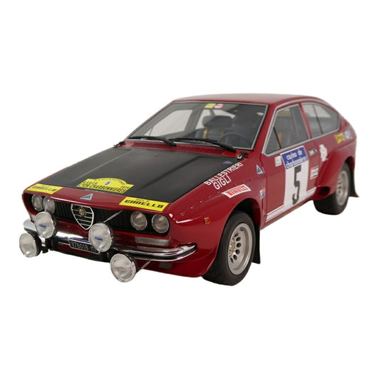 Alfa Romeoアルファロメオ Alfettaアルフェッタ Gr.2 Autodelta 1975 レッド