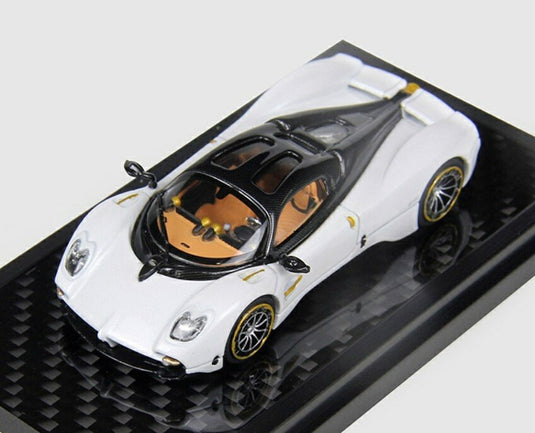 【予約】2026年発売予定 Paganiパガーニ Utopiaユートピア 2022 ホワイトブラック / LCD 1/64 ミニカー
